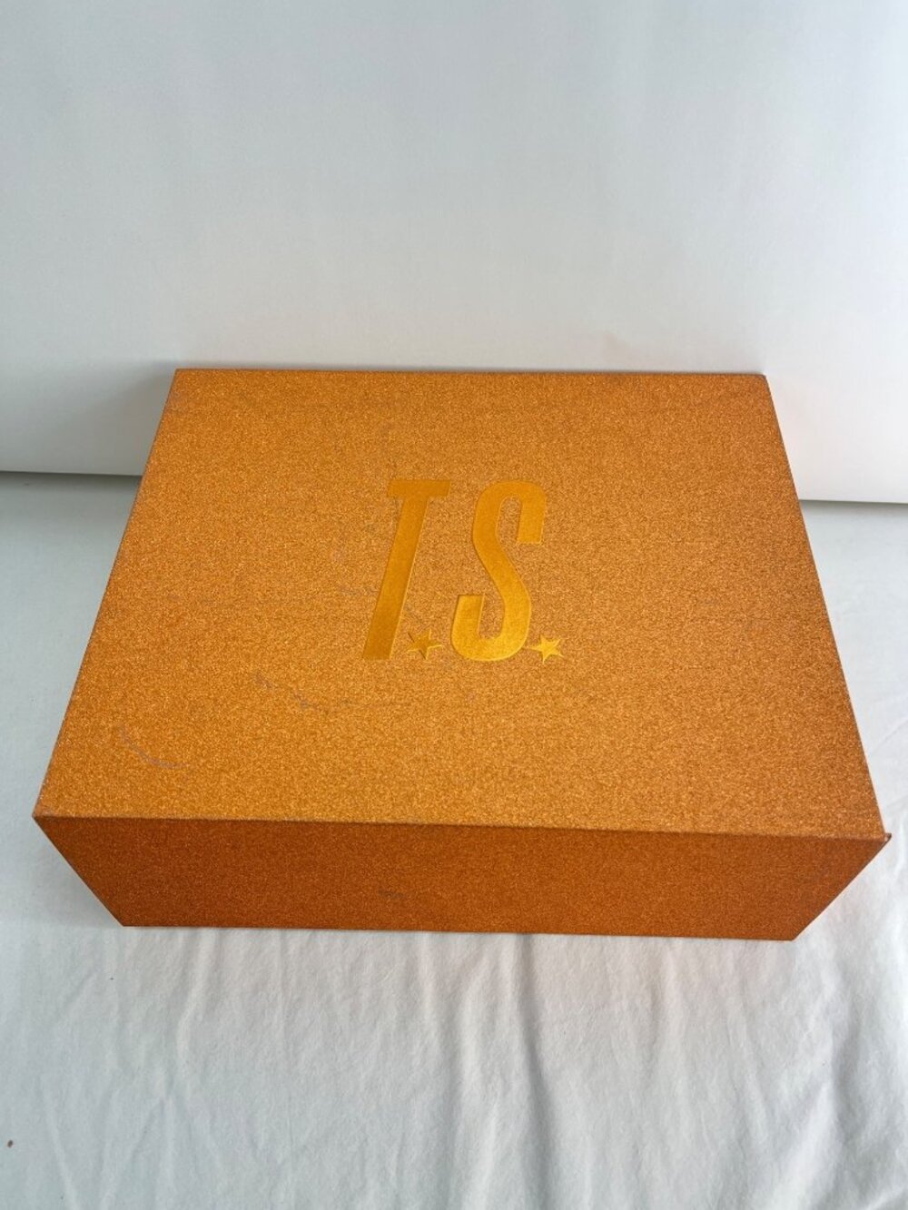 Taylor Swift Life of a Showgirl Glittered Collectors Box With CD Sealed